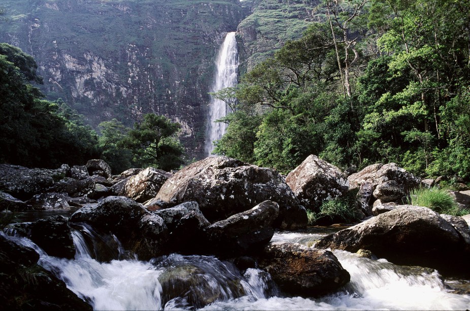 Conhecer a Cachoeira Casca DAnta (186 m) e as outras belezas da Serra da Canastra (MG) é um passeio e tanto para quem tem espírito de aventura na veia.