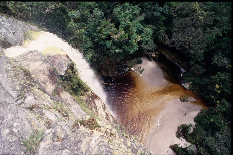 Com trilhas bem marcadas, cachoeiras e piscinas artificiais, o Parque Estadual do Ibitipoca (MG) é procurado por quem quer um contato mais próximo com a natureza