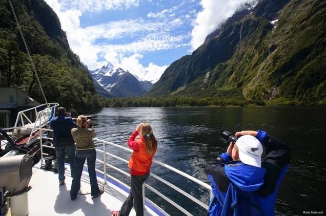 Cruzeiro em Milford Sound Cruzeiro em Milford Sound