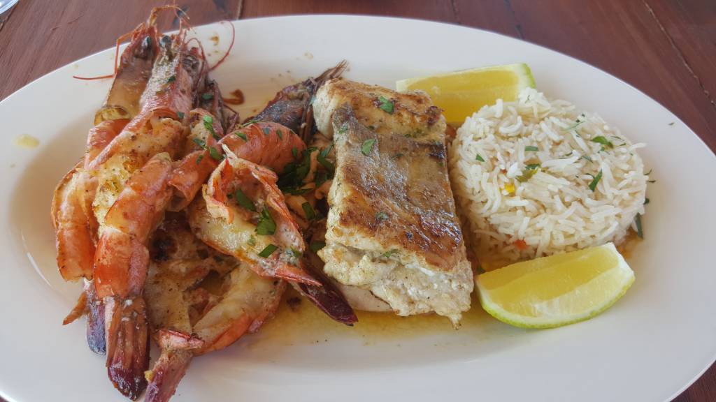 Comida moçambicada: frutos do mar a rodo e especiarias de personalidade
