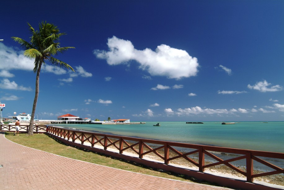 Praia da Ponta Verde, na orla de Maceió, Alagoas