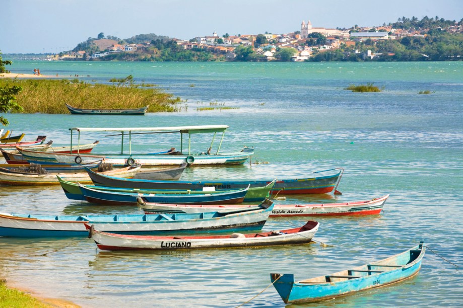 O Rio São Francisco atravessa todo o estado de Alagoas antes de desaguar no Oceano Atlântico