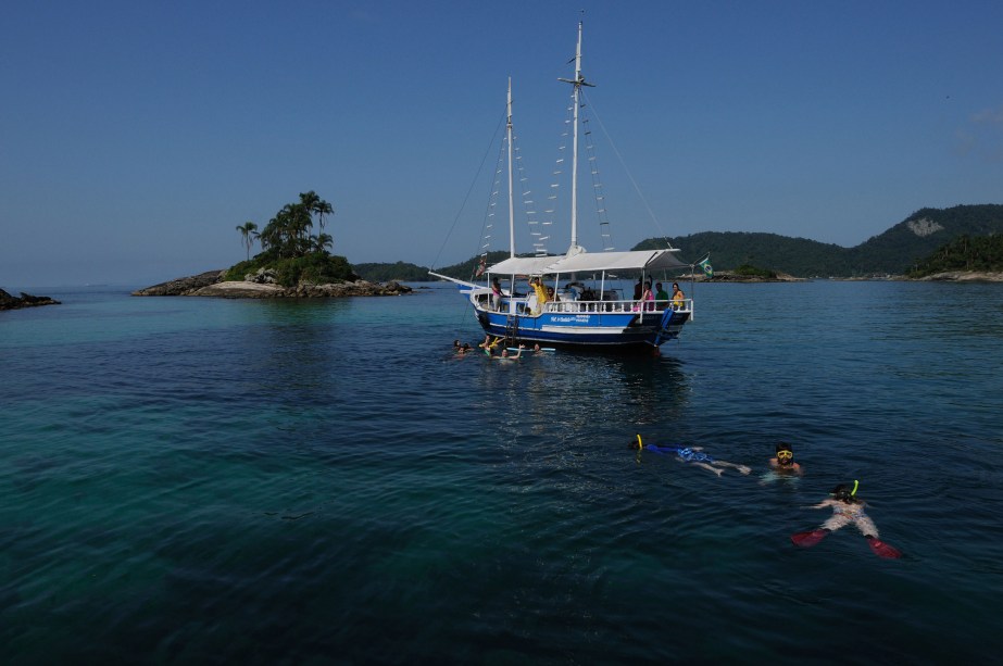 Com 365 ilhas, águas verdejantes e cheias de vida marinha, Angra dos Reis (RJ) é um dos melhores lugares para mergulho do Brasil