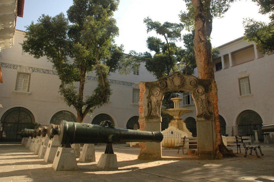 O Museu Histórico Nacional do Rio de Janeiro (RJ) é uma aula de história brasileira. O vasto acervo percorre dos tempos pré-históricos até o de figuras políticas como Ulysses Guimarães
