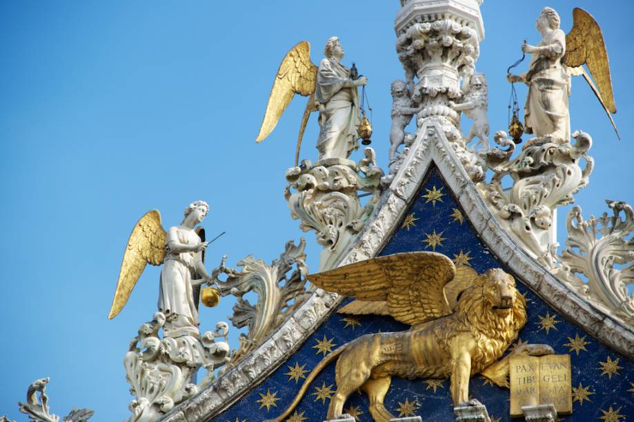 Detalha da fachada da Basílica de San Marco