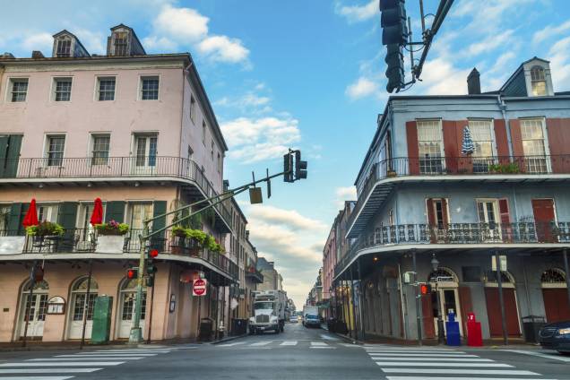 O bairro central de Nova Orleans é conhecido como French Quarter O bairro central de Nova Orleans é conhecido como French Quarter