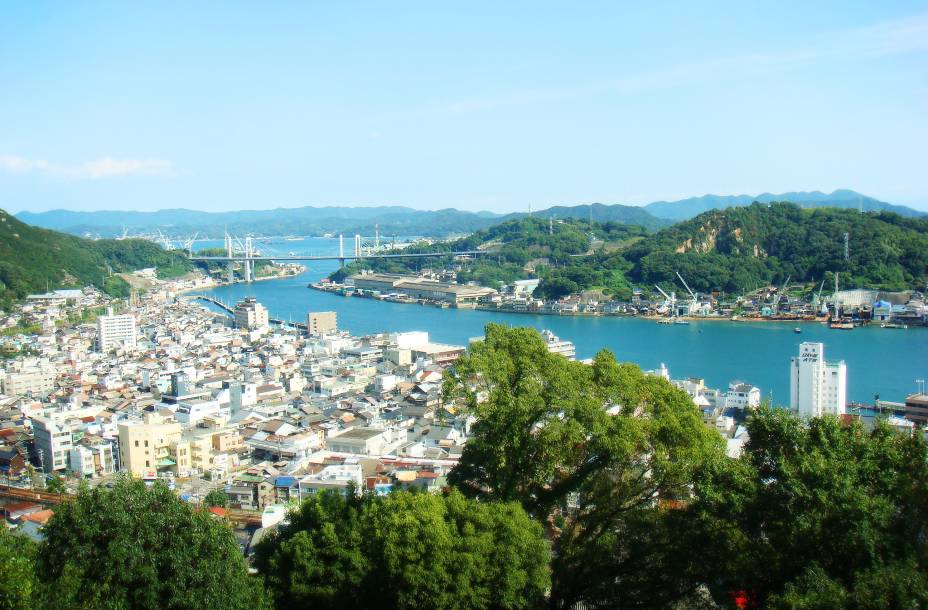 Um dos passeios a partir de Hiroshima é a cidade de Onomichi, conhecida pelos seus belos templos