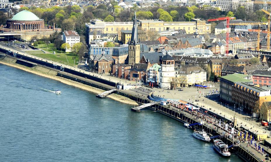 A linda cidade de Düsseldorf, na Alemanha A linda cidade de Düsseldorf, na Alemanha