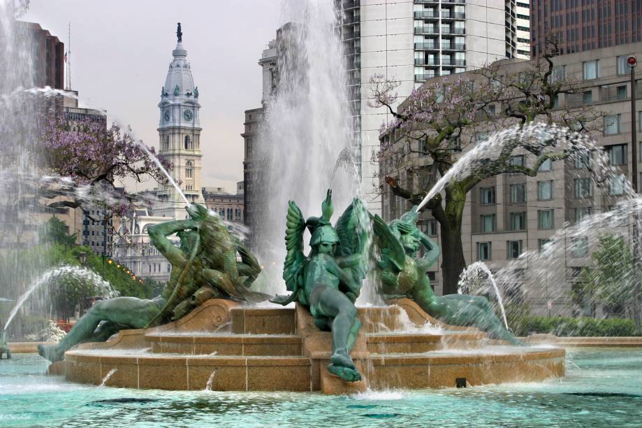 Fontes da cidade de Filadélfia, nos Estados Unidos. A cidade concentra boas atrações para os turistas, como o bairro de Old City, restaurantes e boas lojas