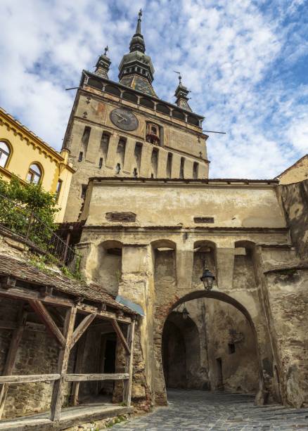 A Torre do Relógio, principal ponto turístico de Sighisoara, na região da Transilvânia