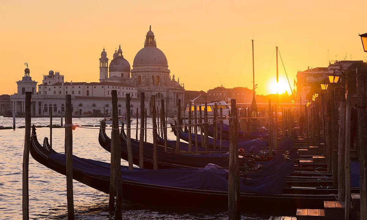 Veneza, na Itália, ao pôr do sol