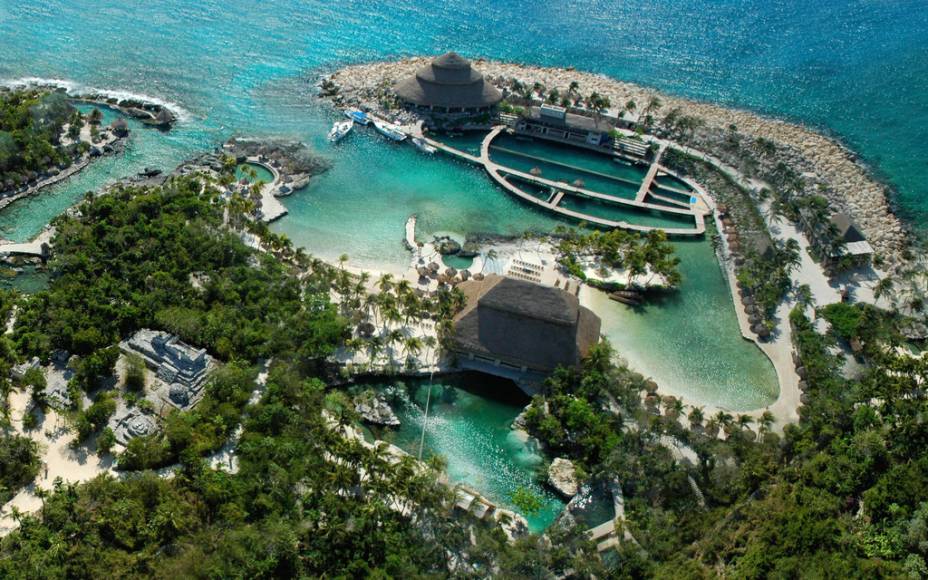 Panorama geral de Xcaret, ao sul de Cancún, um complexo que reúne passeios como flutuação, aquário, mergulho com golfinhos e shows