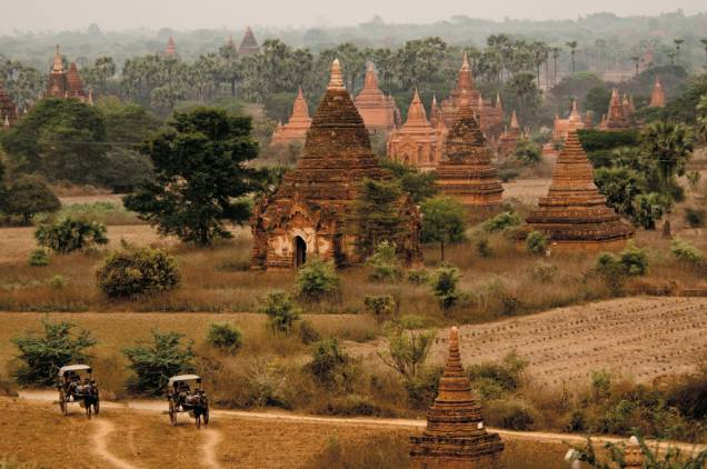 O mar de templos em Bagan, no interior de Mianmar O mar de templos em Bagan, no interior de Mianmar