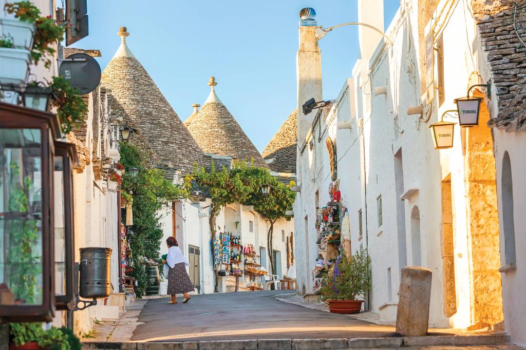 Encante-se com os trulli e a vida rústica da Puglia, na Itália