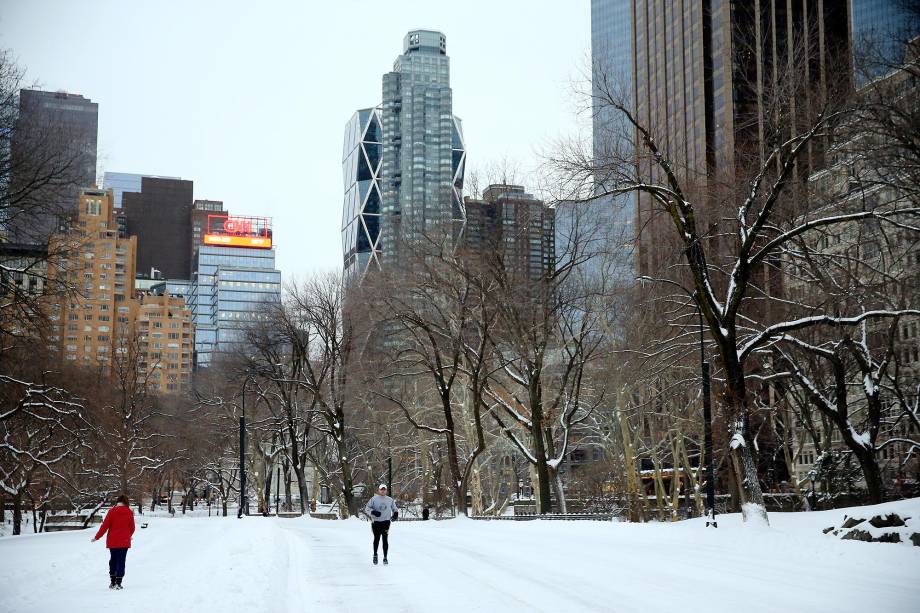 O Central Park é um passeio completo, com dezenas de opções de alimentação (restaurantes, cafés e lanchonetes), banheiros públicos e playgrounds para as crianças. Apesar de ser razoavelmente seguro, devido às suas dimensões e amplas áreas mal iluminadas, é bom evitar passeios à noite