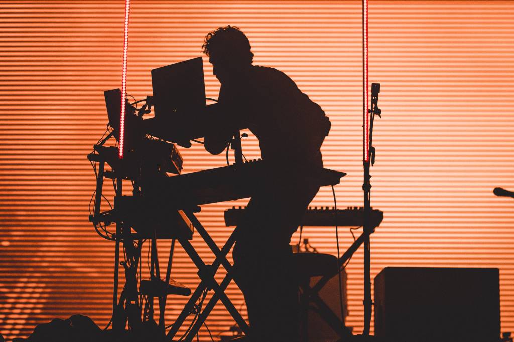 Nicolas Jaar noche