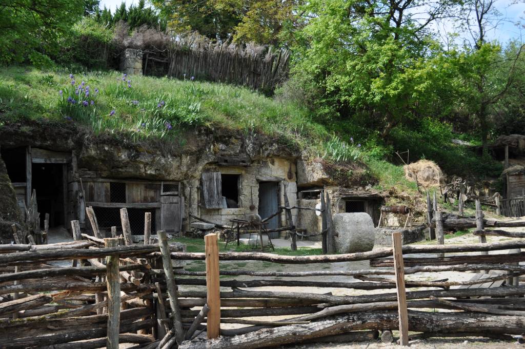 Casa típica do Vale dos Trogloditas na região do Vale do Loire, França