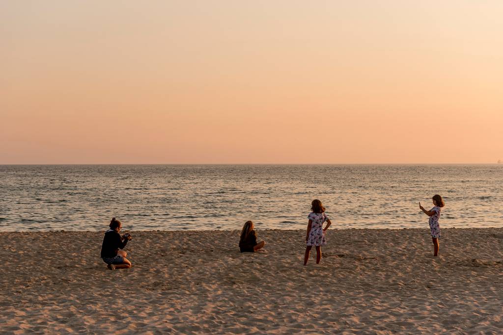 A beira-mar no fim do dia: mergulho delícia