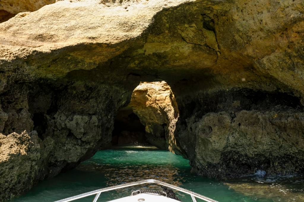 Navegação no meio das grutas: com emoção