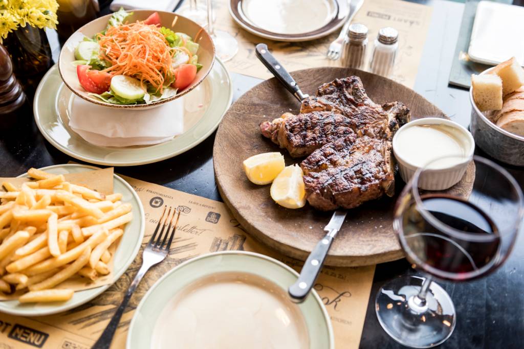 A famosa bistecca alla fiorentina, na Trattoria Zà-Zà