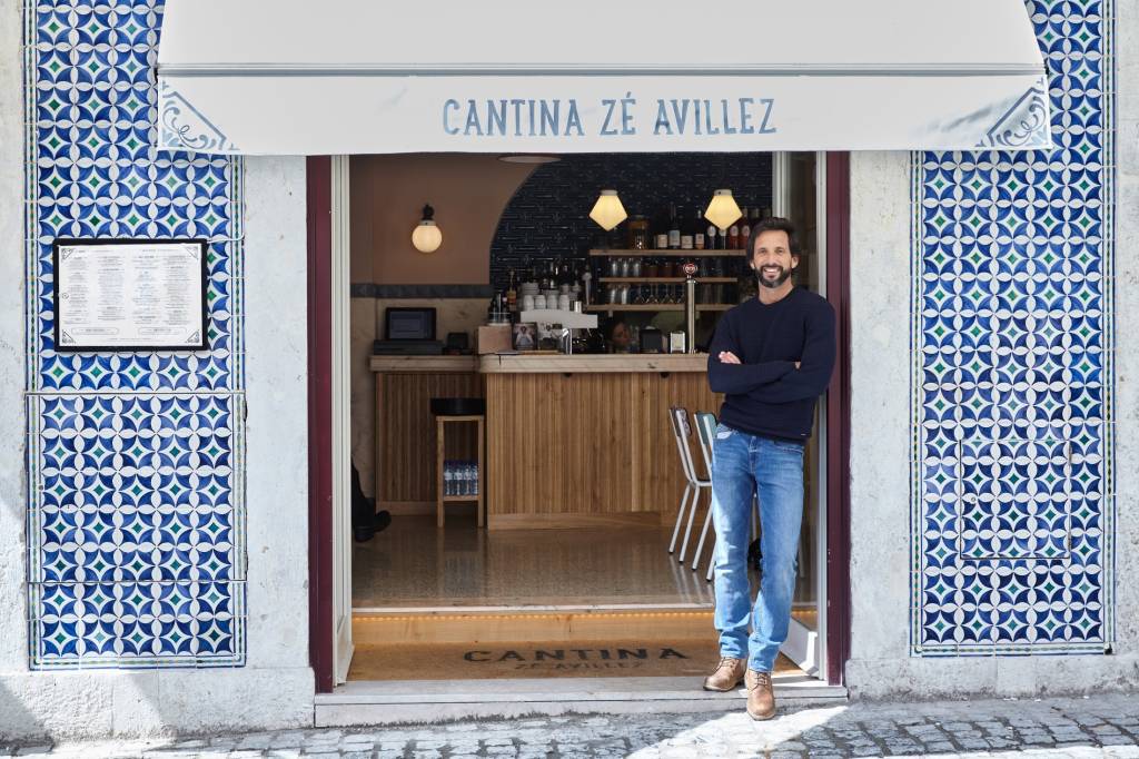 Cantina Zé Avillez, Lisboa José Avillez na porta da sua Cantina: belo revival de uma antiga zona degradada da cidade