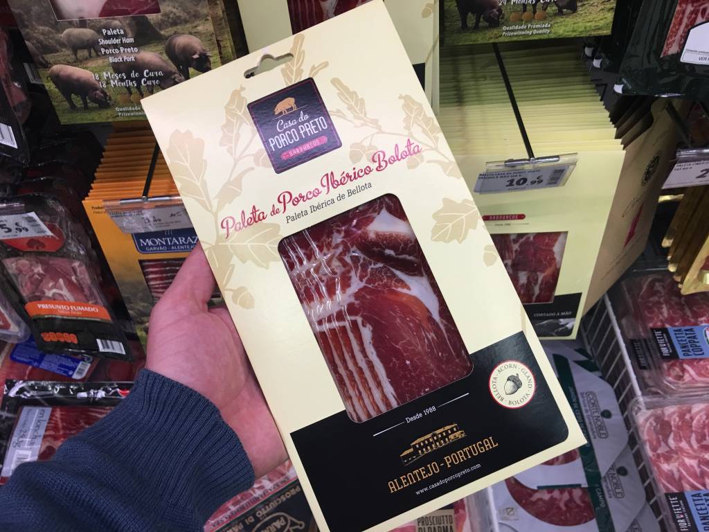 Embutidos Casa do Porco Preto: eu particularmente adoro esta marca alentejana. Tem presunto cru, paleta, lombo, salsichão... e tudo é delicioso. Esta paleta sai a € 9,99* a embalagem de 80g.