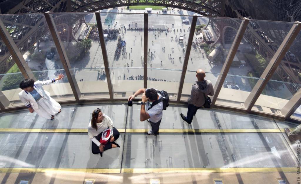 1º andar da Torre Eiffel, Paris, França 1º andar da Torre Eiffel, Paris, França