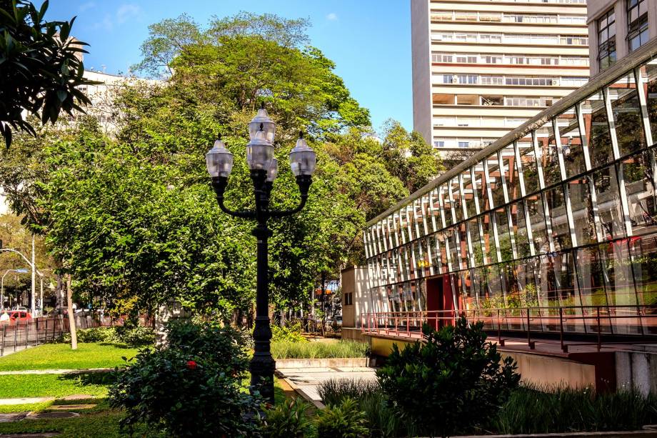 A fachada moderninha da Biblioteca Mário de Andrade