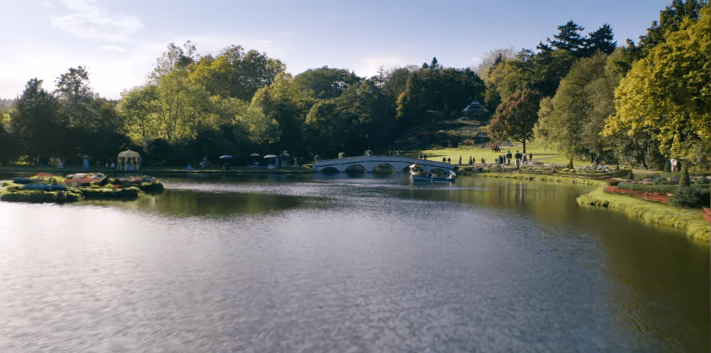 Região do histórico parque Painshill, em Cobham: locação para o chá da tarde. Crédito: