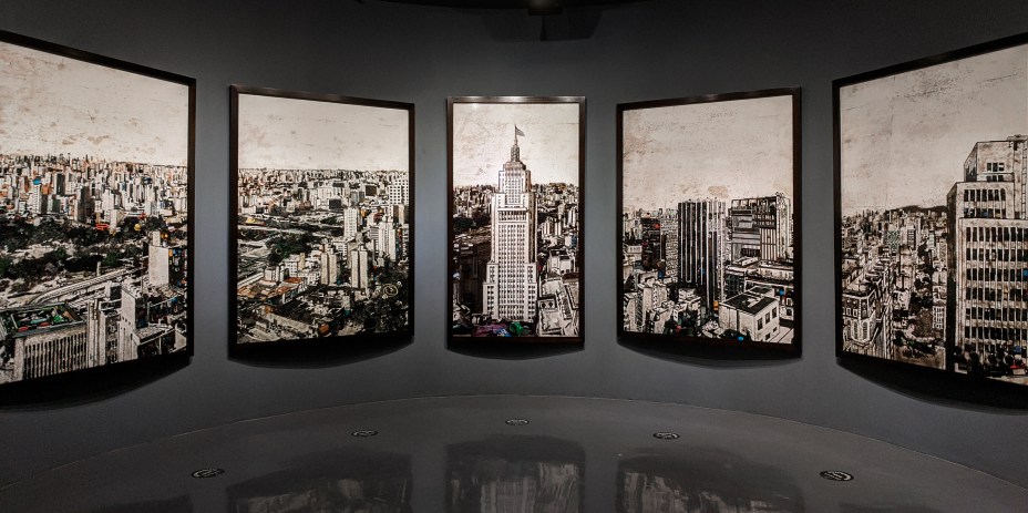 Painel Vista 360º, de Vik Muniz