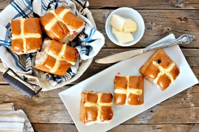 hot cross buns