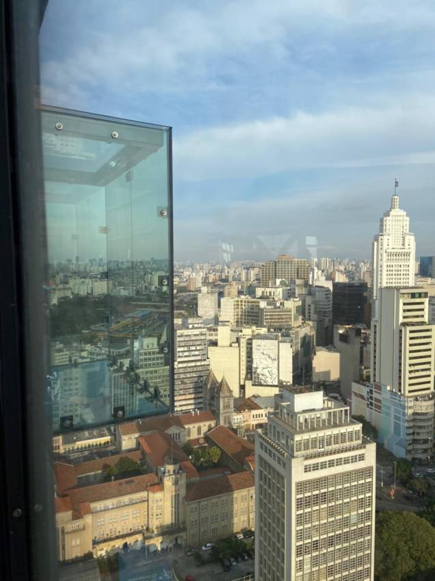 O Farol Santander, o Mosteiro de São Bento e uma das cabines do novo Sampa Sky O Farol Santander, o Mosteiro de São Bento e uma das cabines do novo Sampa Sky