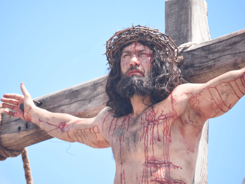 Gabriel Braga Nunes já gravou cenas da crucificação de Jesus para o filme publicitário do show.
