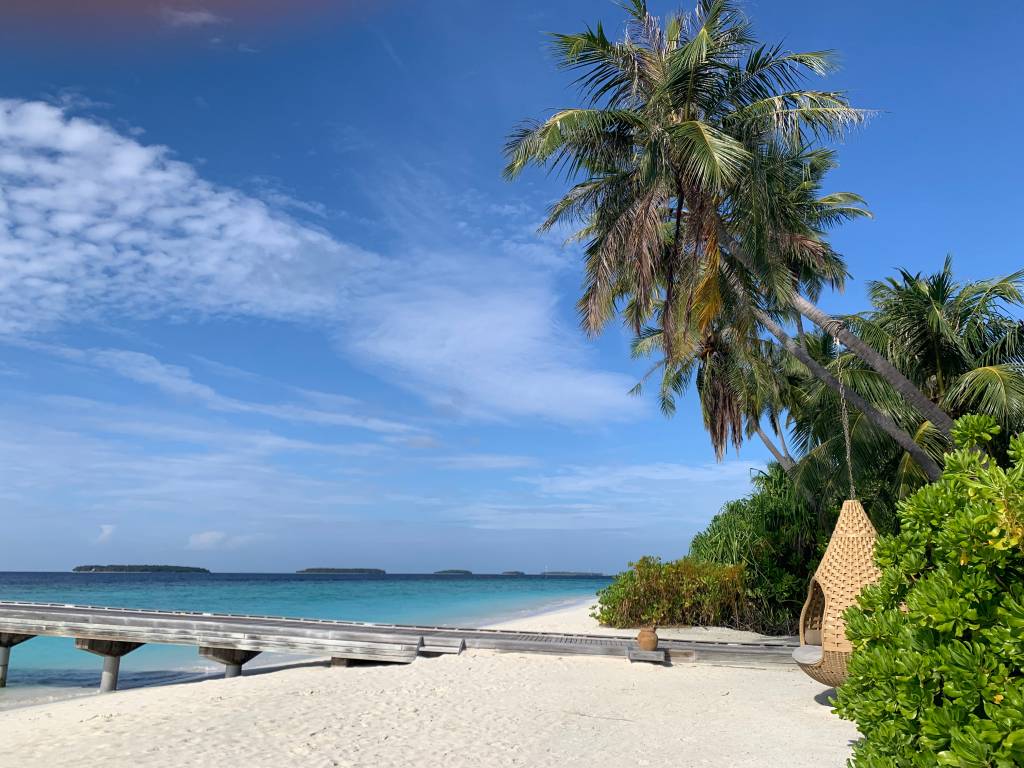 Anantara_Kihavah_Maldivas – 1 A praia perfeita do Kihavah: branca de arder a retina