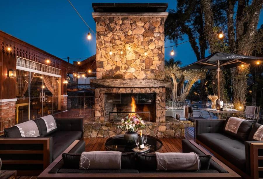 No inverno, a lareira externa é essencial para curtir as noites frias do Rio Grande do Sul No inverno, a lareira externa é essencial para curtir as noites frias do Rio Grande do Sul