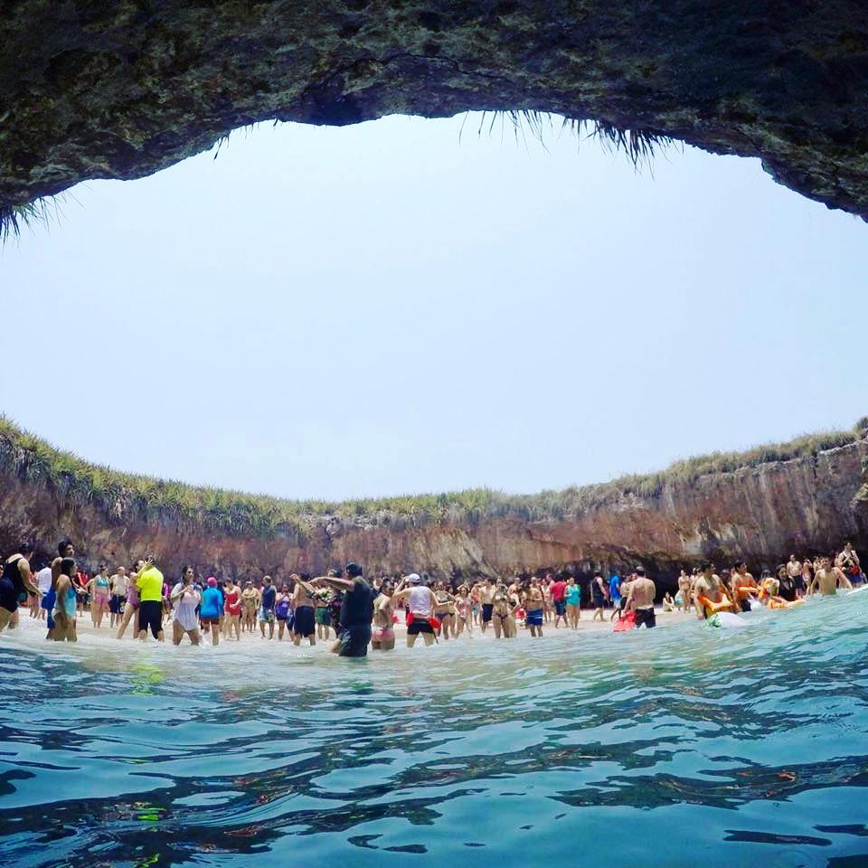 Marietas A realidade em tempos de descontrole, em postagem no Instagram