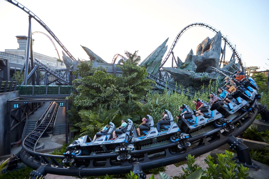Jurassic World VelociCoaster, Universal, Orlando, Flórida, Estados Unidos Jurassic World VelociCoaster, Universal, Orlando, Flórida, Estados Unidos