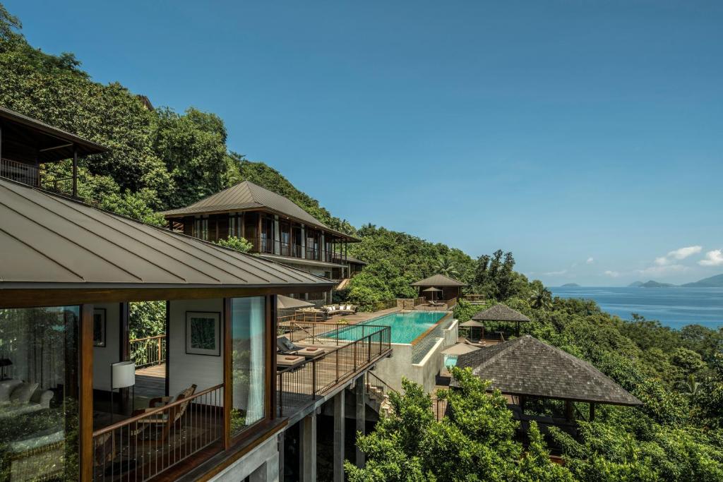 Four Seasons, Seychelles Four Seasons, Seychelles