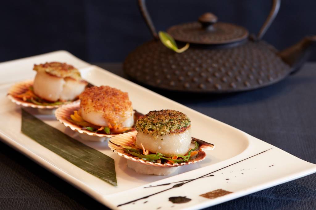 Bay Scallop Trilogy Trilogia de vieiras no red Ginger: ingredientes nobres em abundância