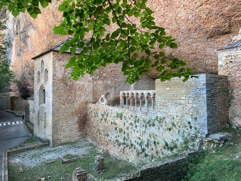 O incrível Monastério San Juan de la Peña.