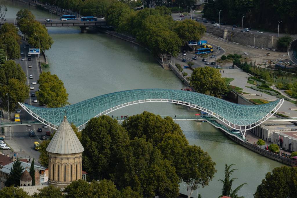 Ponte da Paz, Tbilisi, Georgia Ponte da Paz, Tbilisi, Georgia
