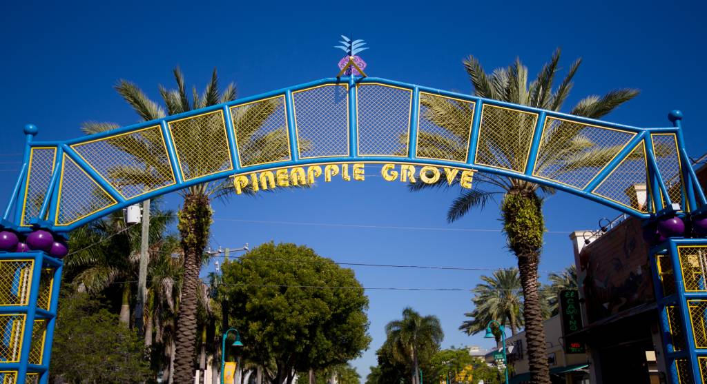Pineapple Grove, Delray Beach, Flórida, Estados Unidos Pineapple Grove, Delray Beach, Flórida, Estados Unidos