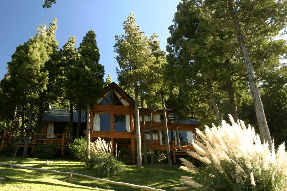 cabana-de-madeira-perto-do-lago-e-do-teleférico-do-cerro-campanário-em-bariloche-argentina-para-alugar-pelo-airbnb