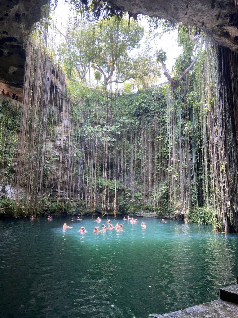 Ik-Kil Cenote, Tulum, Riviera Maya, México