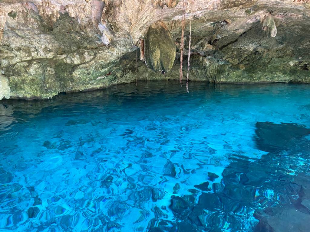 Cenote Dos Ojos, Tulum, México