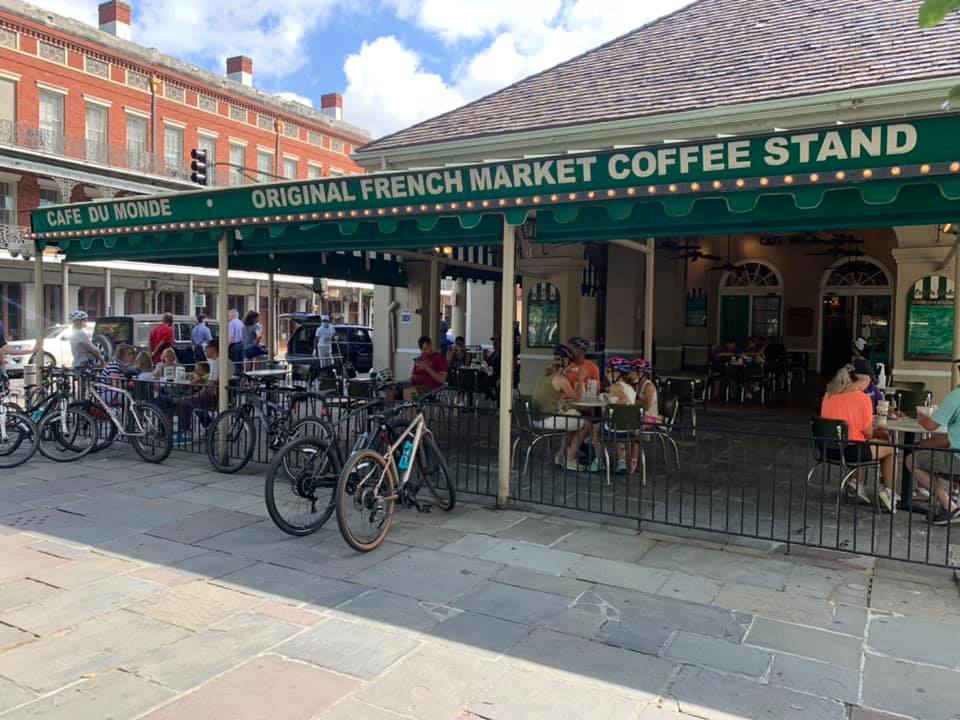 Cafe du Monde, Nova Orleans, Louisiana, Estados Unidos Cafe du Monde, Nova Orleans, Louisiana, Estados Unidos