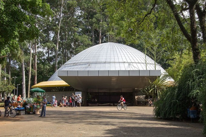 1024px-Professor_Aristóteles_Orsini_Planetarium_2017_010