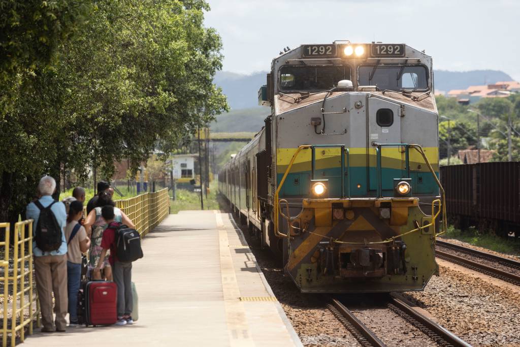 Estação de Aimorés, Trem Vitória-Minas