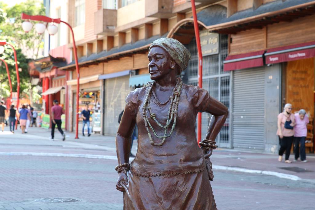 Escultura Madrinha Eunice, Liberdade, São Paulo Escultura Madrinha Eunice, Liberdade, São Paulo