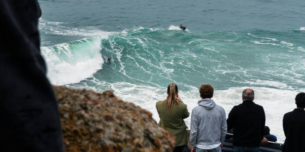 nazare-portugal-ondas-surfe